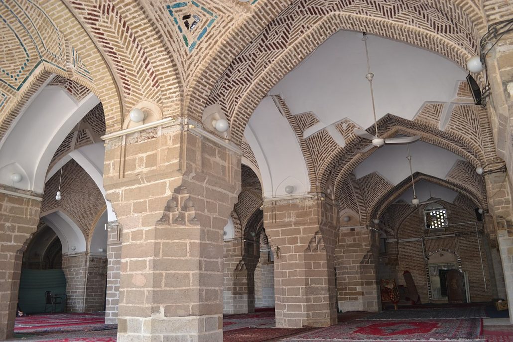 شبستان مسجد جامع دزفول